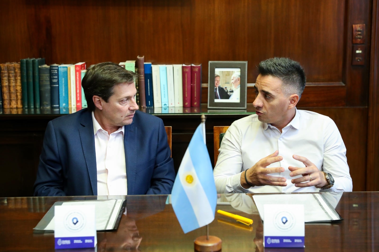 El intendente Marcos Calvente firmó un importante convenio de colaboración con la Subsecretaría de Defensa del Consumidor y Lealtad Comercial, dependiente de la Secretaría de Comercio y Minería del Ministerio de Economía de la Nación.