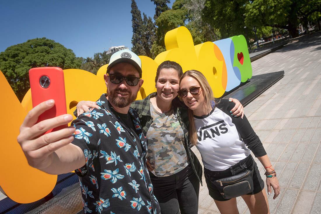 Nuria Calvo y Sebas Mendez
Son una pareja de españoles que esta en Argentina grabando lugares del pais y su canal de youtube es uno de los mas vistos en habla hispana SN Challenge. Foto Ignacio Blanco