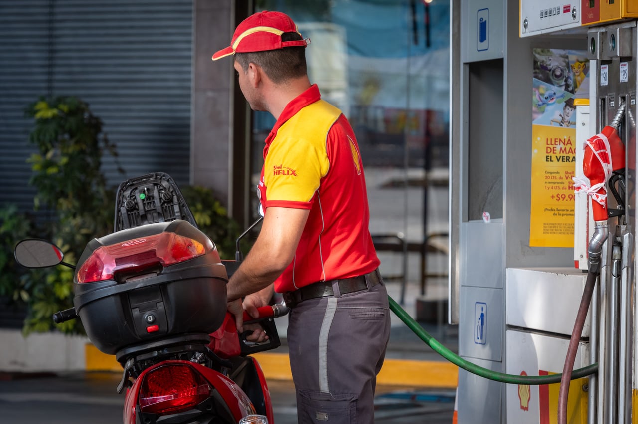 La estación de servicio Shell, ofrece un descuento del 20% todos los días, con un tope de reitegro de $30.000. 

Foto: Ignacio Blanco / Los Andes