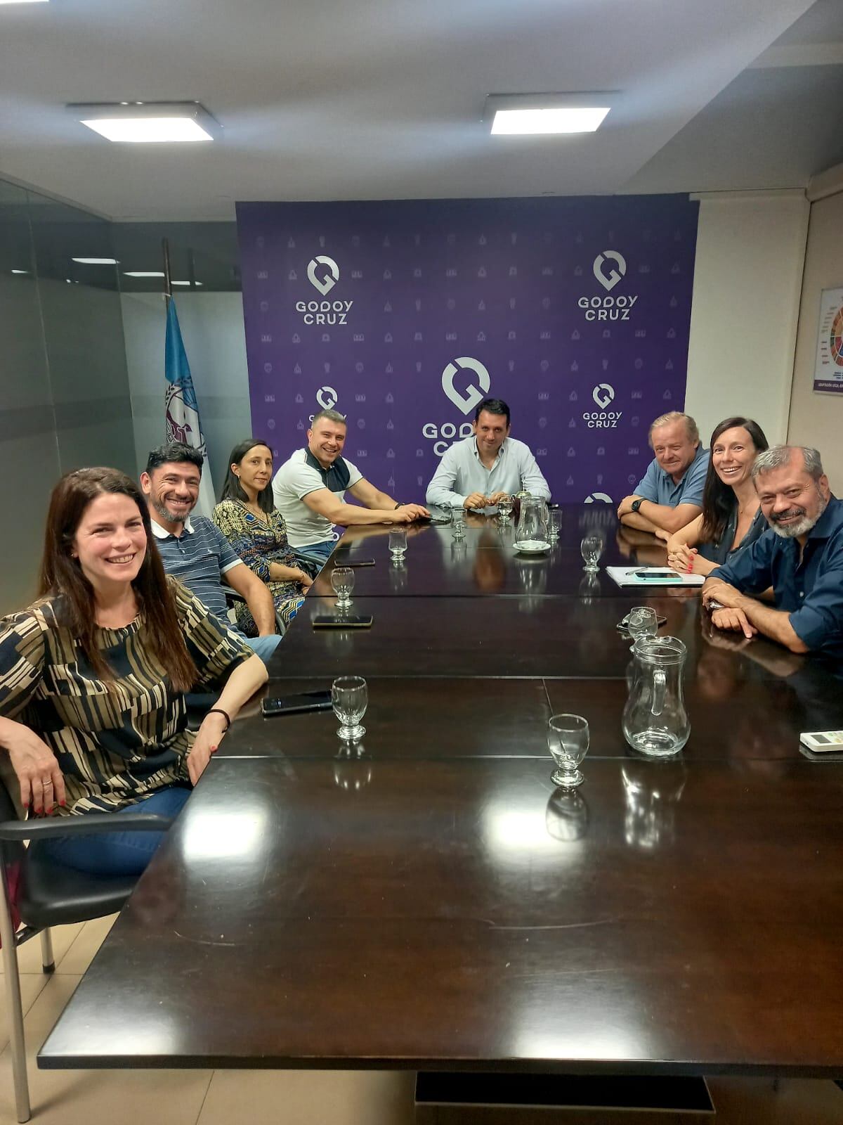 El intendente de Godoy Cruz se reunió con dirigentes del PDP.