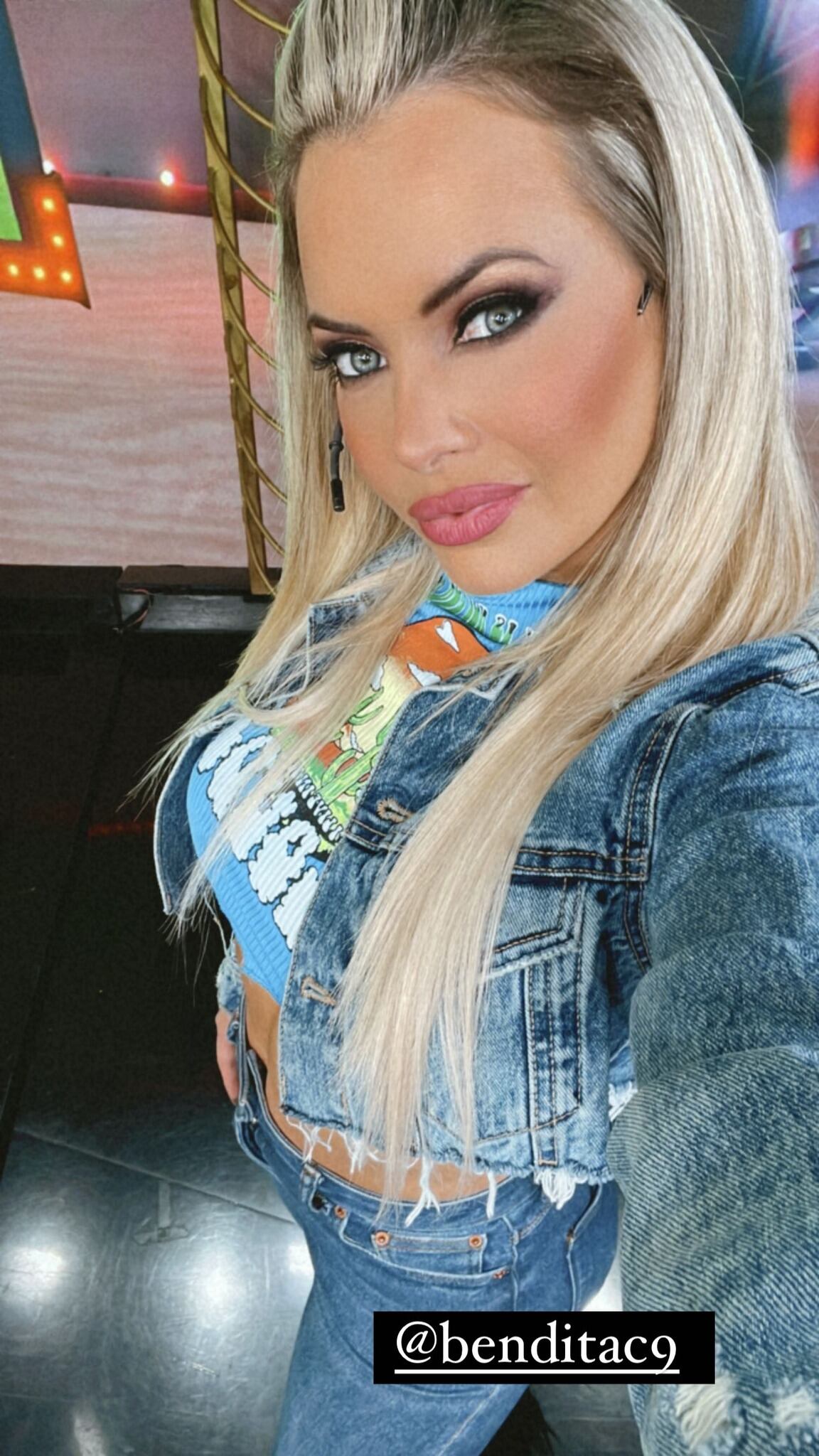 Ale Maglietti impuso tendencia en Instagram con un look denim al estilo años ‘00.