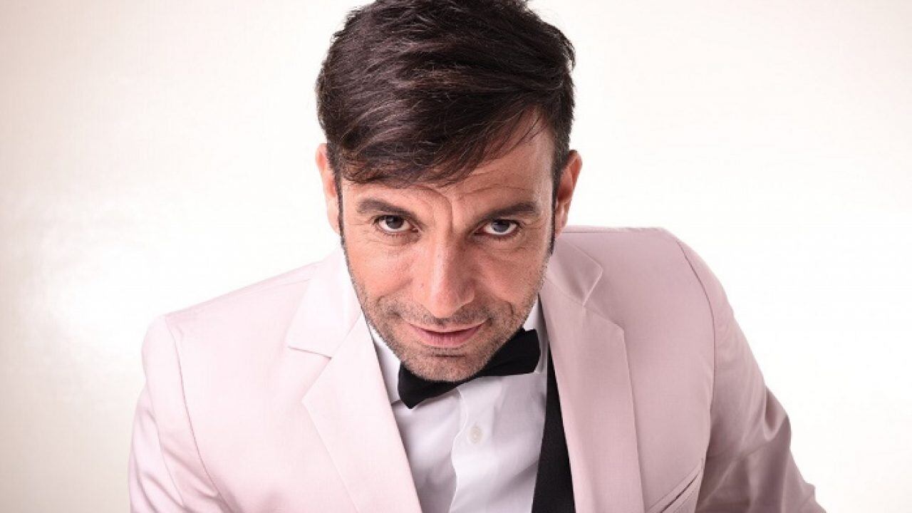 Fiel a su estilo showman, Martín Bossi se sube al streaming con un espectáculo diferentes para disfrutar en casa.