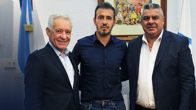 Fernando Batista, junto a Víctor Blanco y Claudio Tapia.