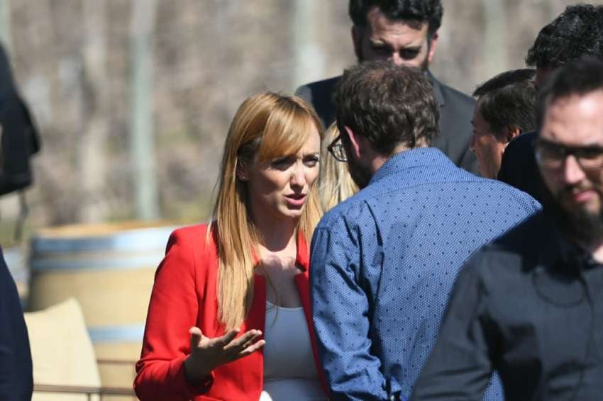 
Anabel Fernández Sagasti fue la anfitriona del acto del PJ en Mendoza | Marcelo Rolland / Los Andes
   