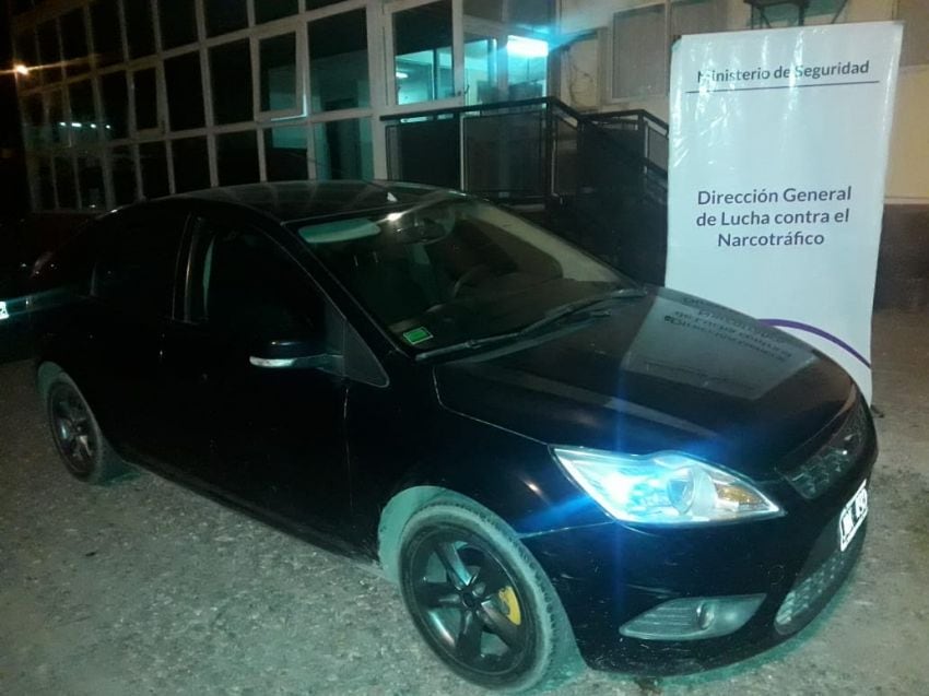 
El auto en el que se trasladaba el detenido. | Gentileza Ministerio de Seguridad
   