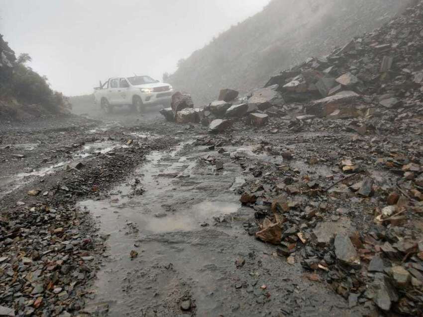 
Intransitable. Derrumbes sobre la calzada en los caracoles de Villavicencio | Gentileza / Municipalidad de Las Heras
   