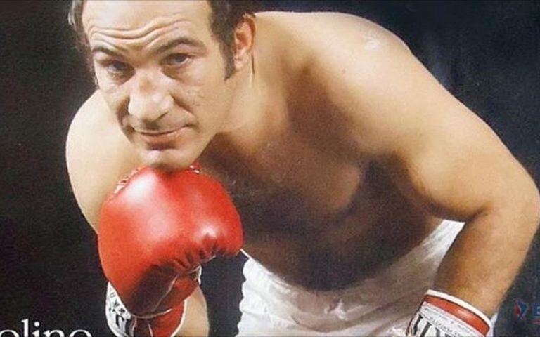 Nicolino Locche fue bautizado como el Intocable, por sus extraordinarios reflejos y visteo sobre el ring frente a sus rivales.  