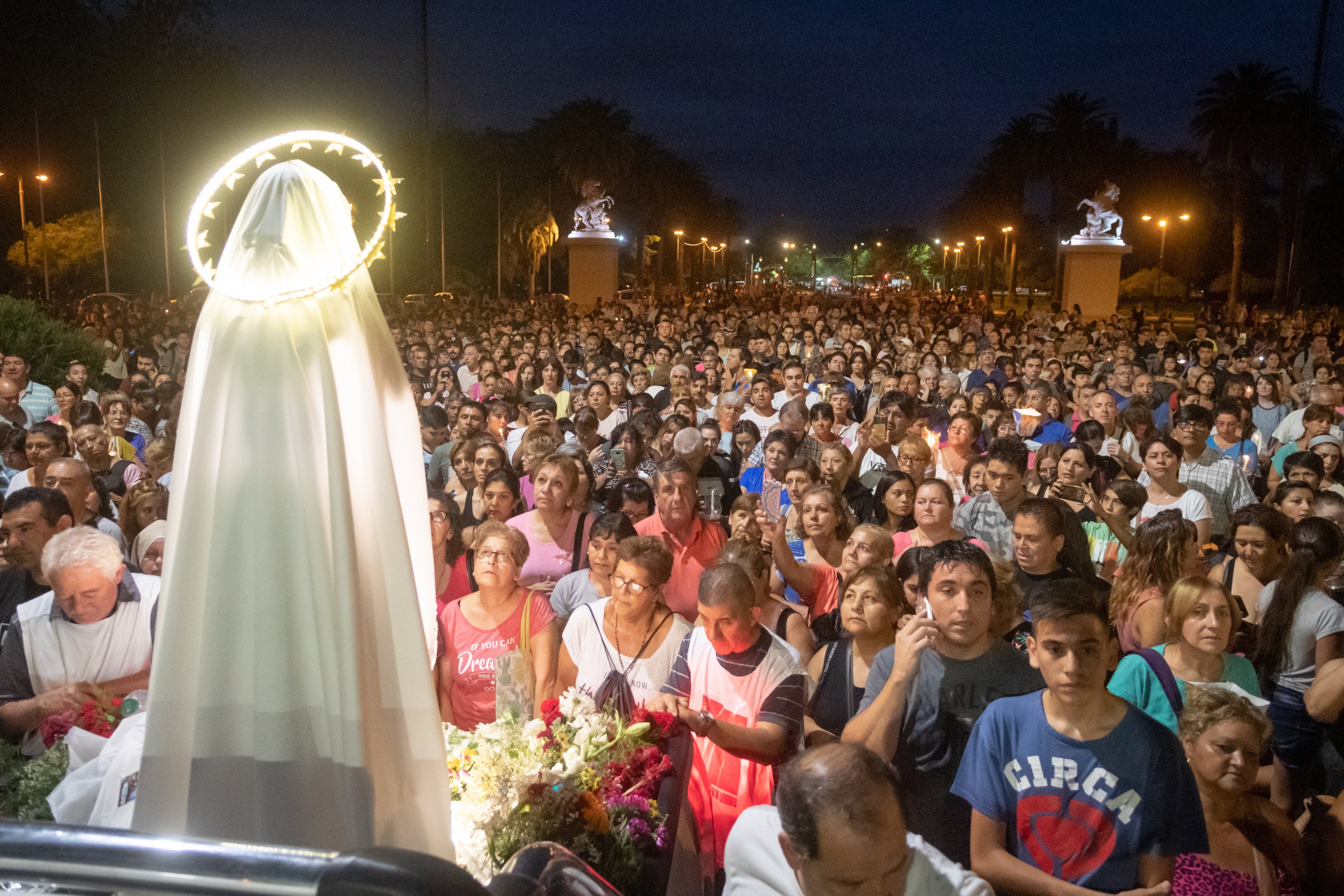 Prepandemia. El 11 de febrero se realizaba la multitudinaria procesión de la Virgen de Lourdes.