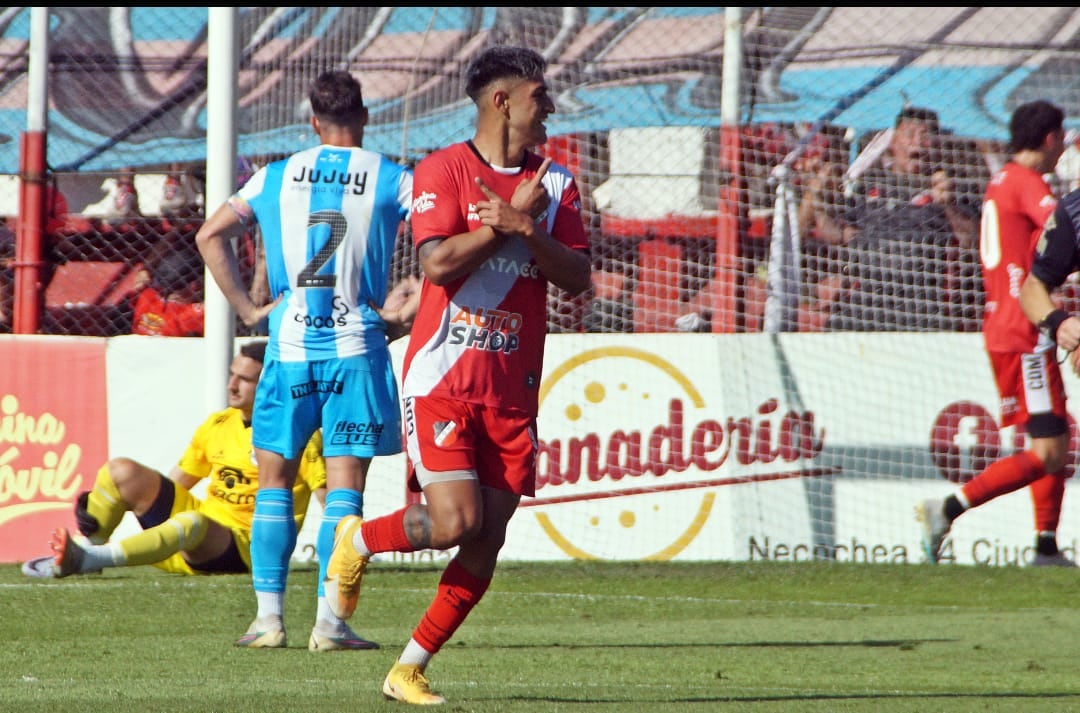 Ezequiel Almirón abrió la cuenta para el cruzado, el delantero volvió a ocupar la titularidad y regresó al gol.