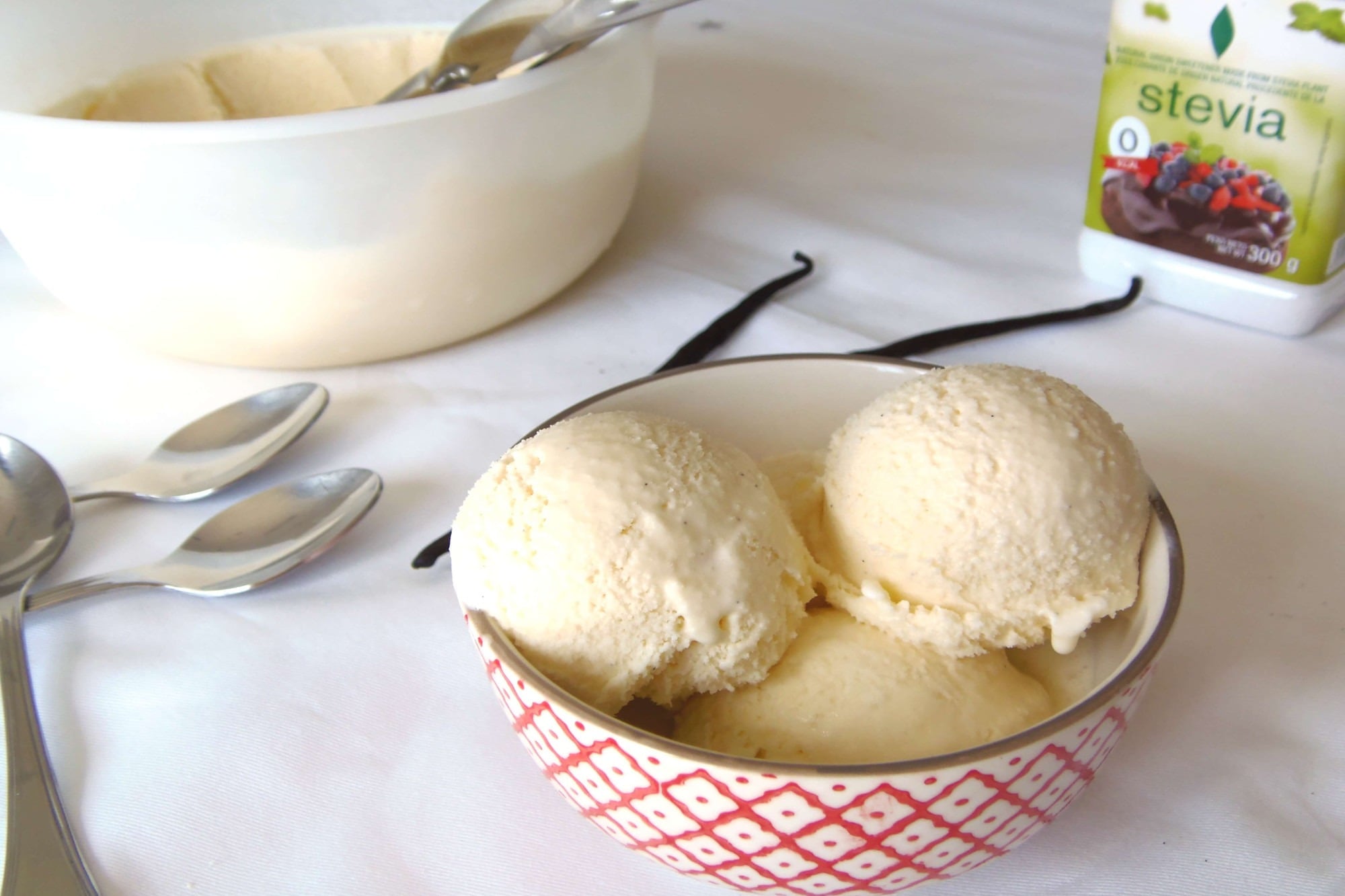 Cómo hacer helado de vainilla sin crema de leche.