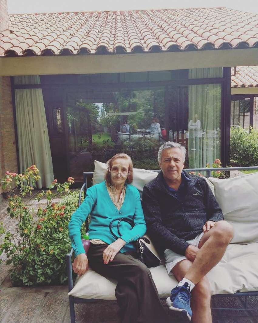 
La última foto. Fue el Día de la Madre, en la casa de ella. | Instagram
   