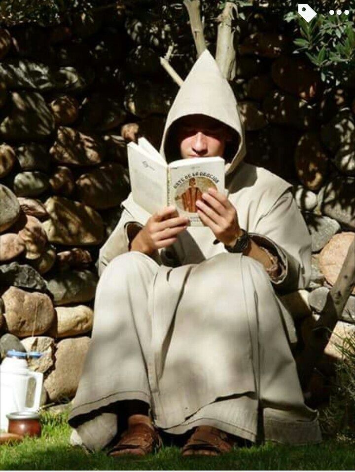 
    El joven tenía a cargo además la preparación de la comida y la confección de la lista de víveres. Dice que cuando consideraban que hacía mal su trabajo, los monjes lo maltrataban. / Foto: Gentileza.
   