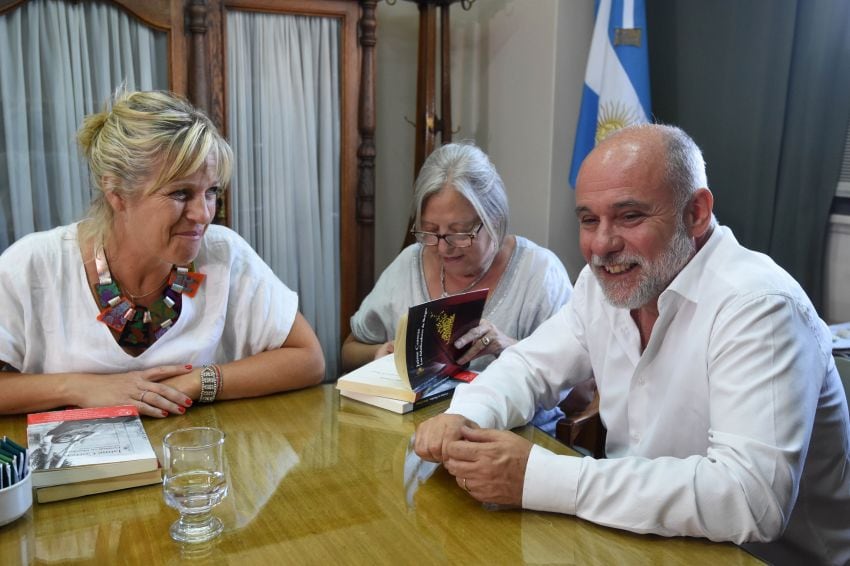 
    Mercedes Miguel, secretaria de Innovación y Calidad Educativa; Guillermina Tiramonti, especialista en temas educativos y Jaime Correas, titular de la DGE - Gustavo Rogé / Los Andes
   