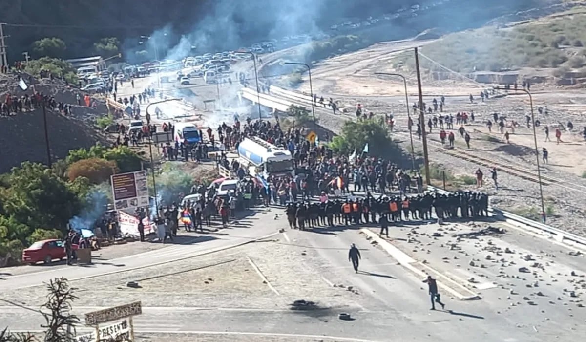 La manifestación fue reprimida por efectivos de Infantería en Jujuy. (Gentileza Jujuy al Momento)