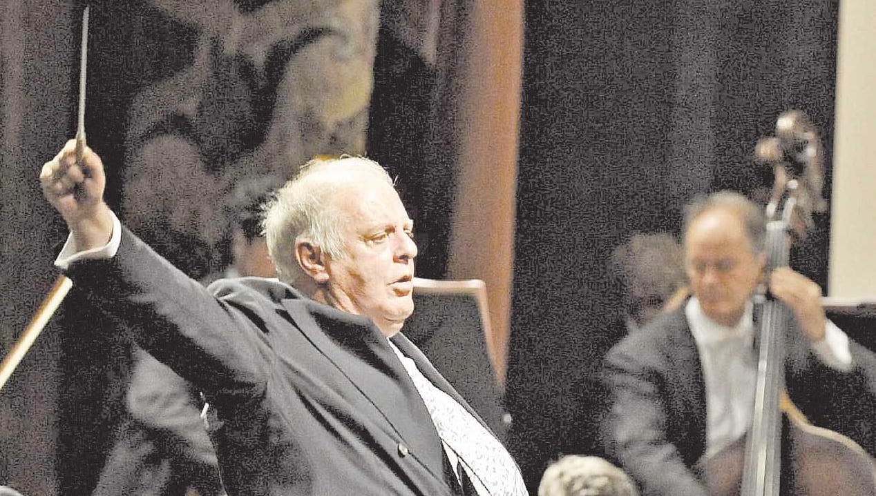  Daniel Barenboim: un héroe de capa y batuta