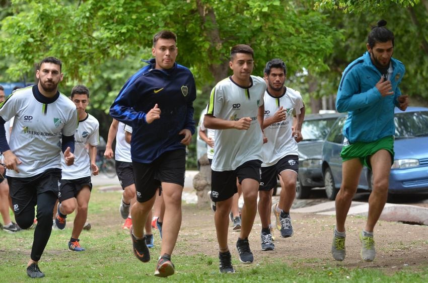 
Una de las prácticas del campeón. El aspecto físico también fue determinante para esta campaña. | Roberto Salvadores / Los Andes
   