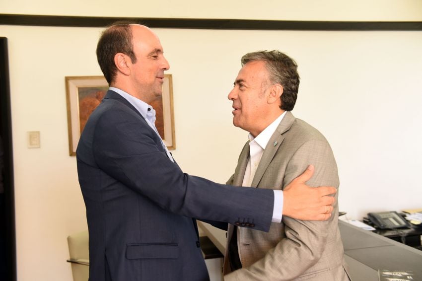 
El intendente de Santa Fe, José Corral, fue recibido por el Gobernador Alfredo Cornejo la semana pasada.  | Gentileza Gobierno de Mendoza
   