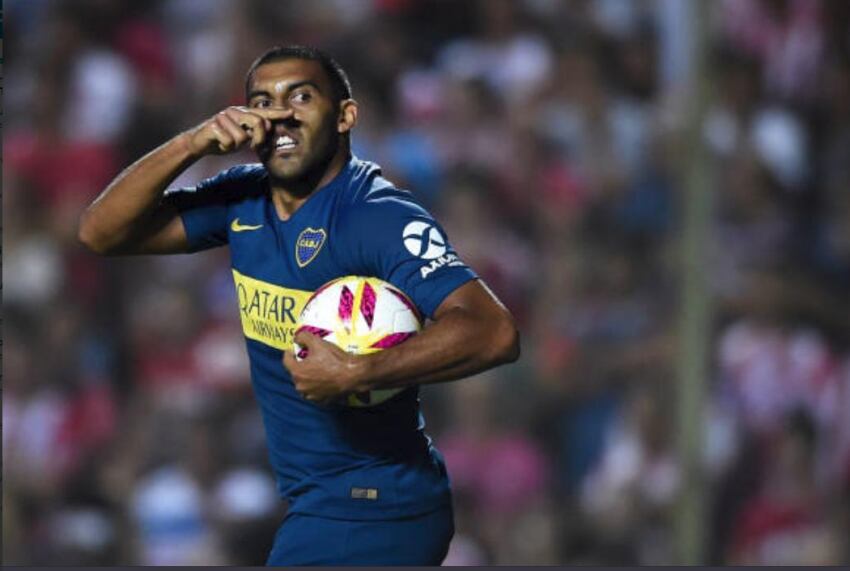 
"Wanchope" Ábila, otro de los goleadores de la noche. 
