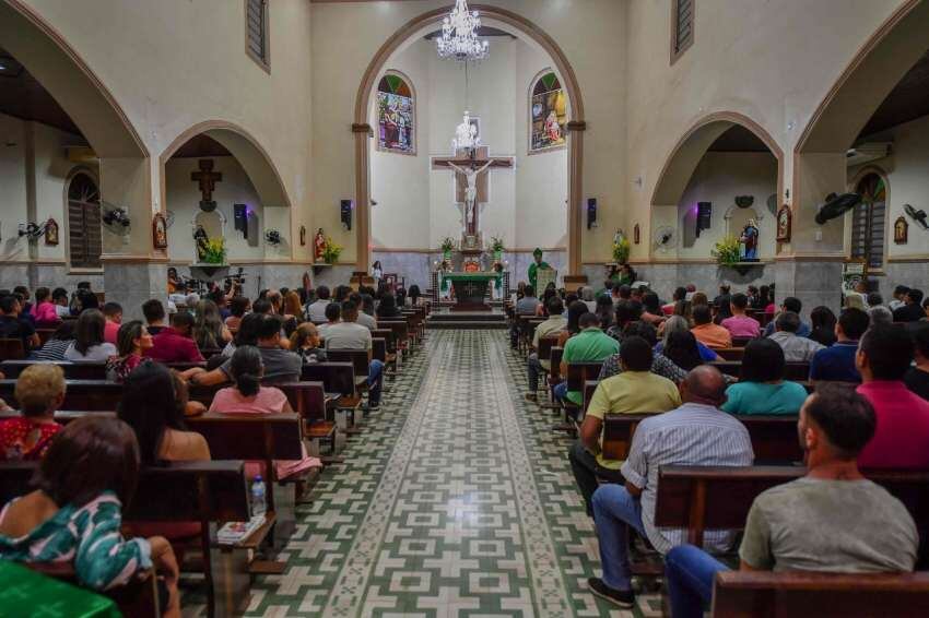 
En comunidades remotas de la Amazonía, accesibles solo por lancha, los aldeanos pasan meses sin los sacramentos. | AFP
   