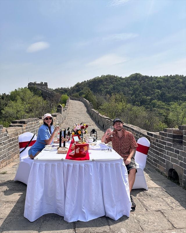 Luisito Comunica y su cita en la Muralla China