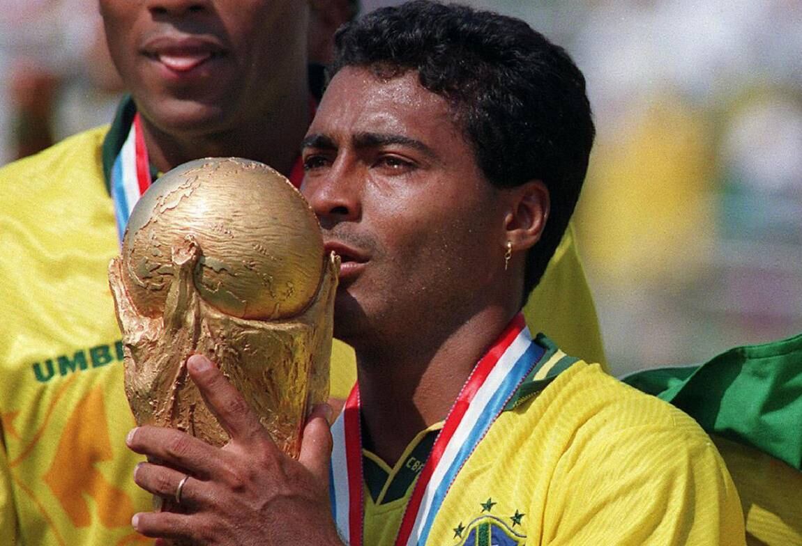 Romario festeja los 50 años y Neymar lo saludó en Twitter e Instagram