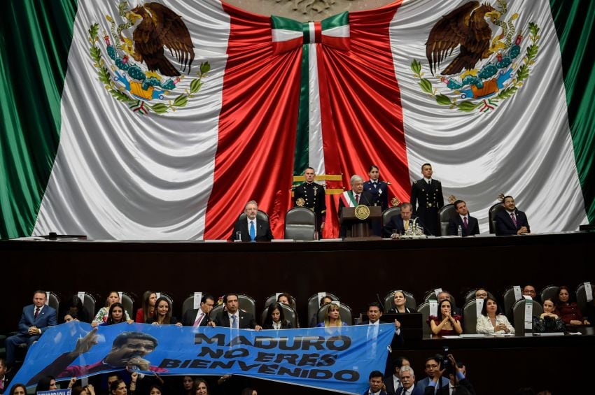 
“Hoy comienza un cambio de régimen político”, dijo López Obrador en su primer discurso | AFP
   