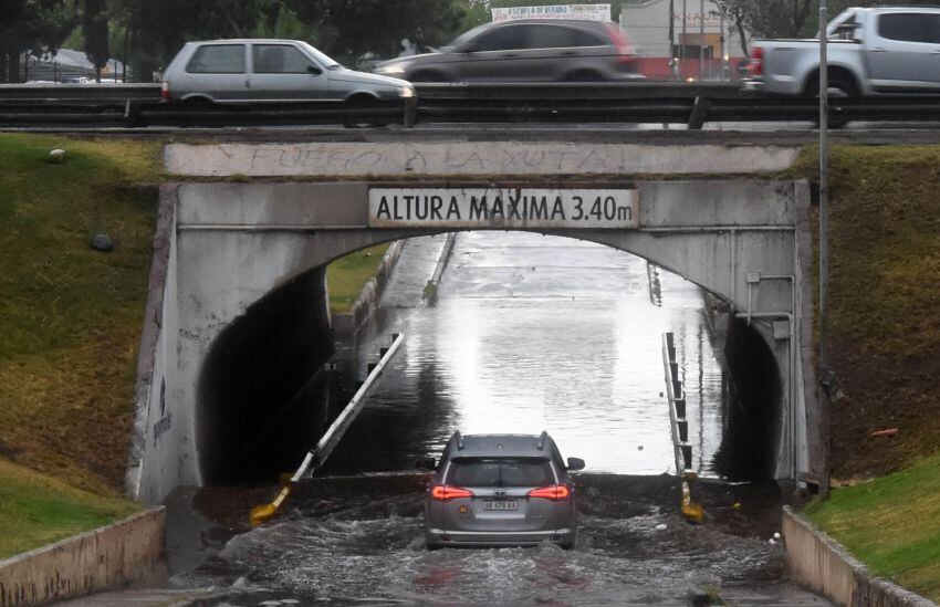 
El túnel del shopping, como siempre, no fue la excepción. | Gustavo Rogé / Los Andes
   