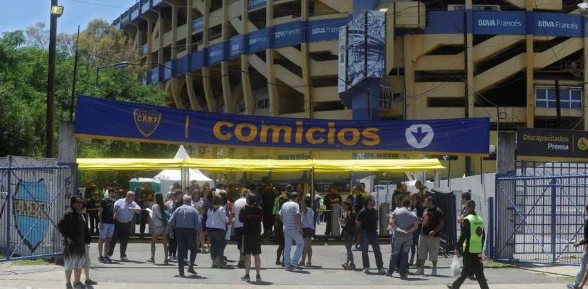 
Todo listo. En el estacionamiento de la mítica Bobonera se dispondrá una carpa para que los socios emitan su voto | Gentileza
   