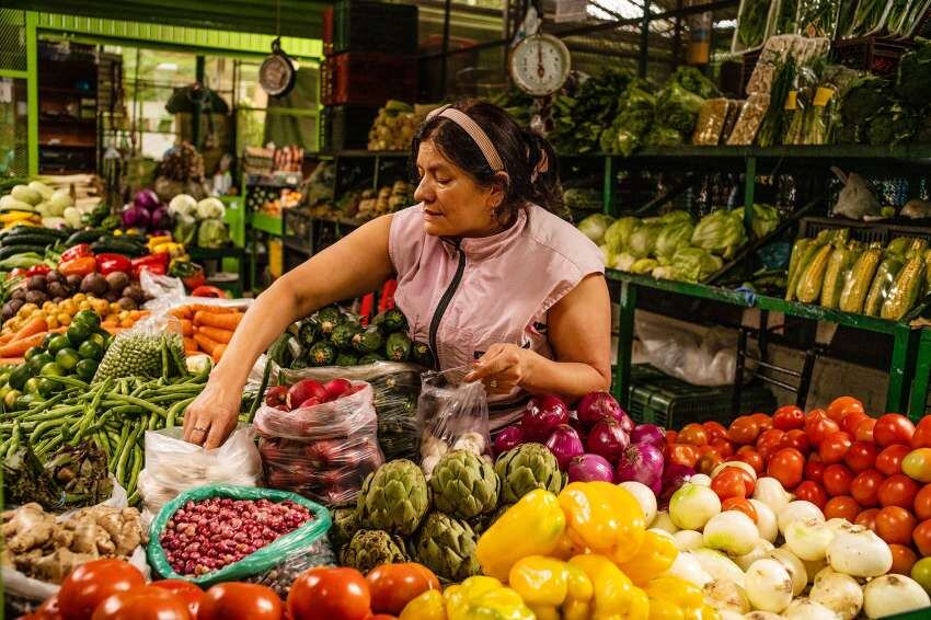 
Mercado. Frutos de la selva, la sierra y la costa.  | NYT
   