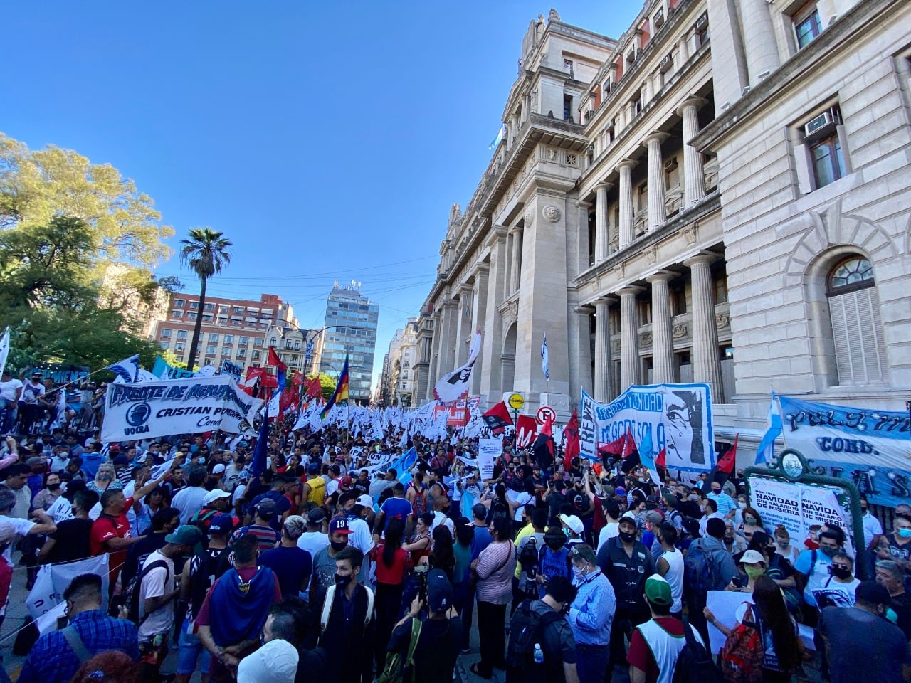 Agrupaciones k pidieron hoy que se indulte a los detenidos por causas de corrupción.