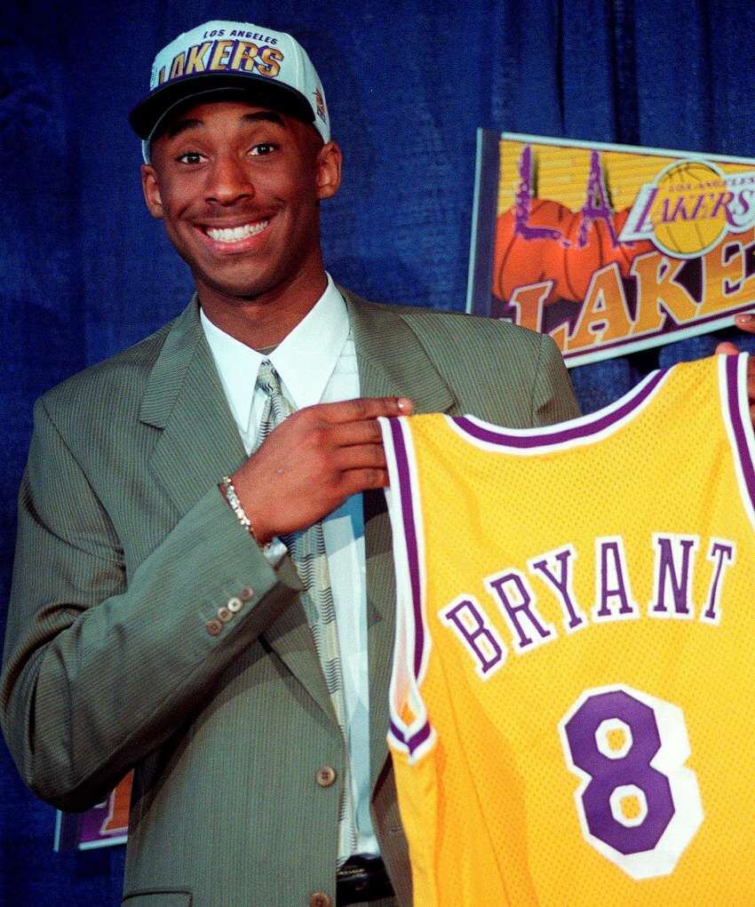 
Kobe Bryant a sus 17 años cuando comenzó su sueño 'laker'  | AP
   