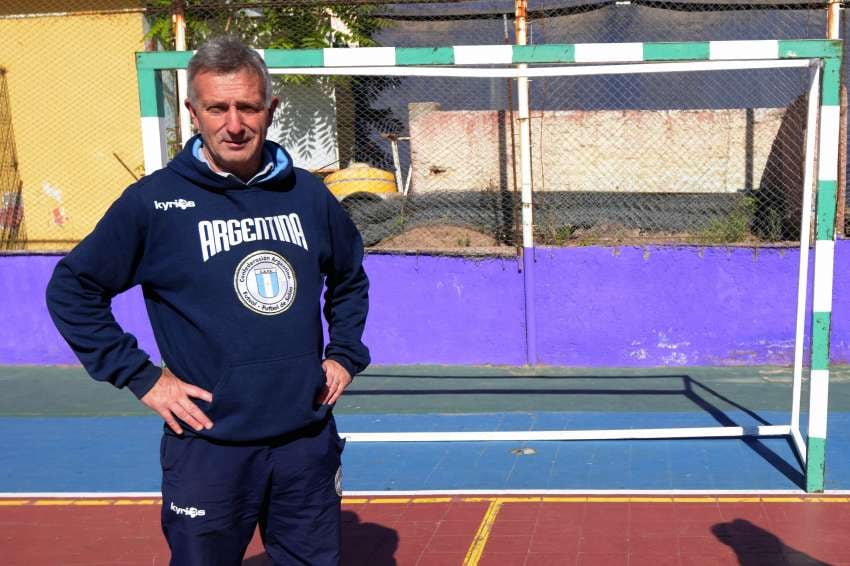 
Pérez. Perico se hará cargo del seleccionado mayor femenino, que busca seguir creciendo | Gentileza / Prensa Fefusa
   