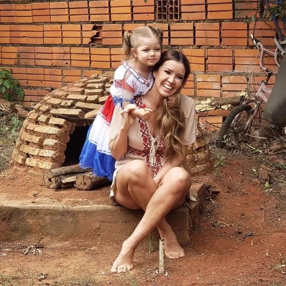 
La modelo está feliz con la nueva vida de su hija en Paraguay.  | Gentileza Ciudad Magazine
   