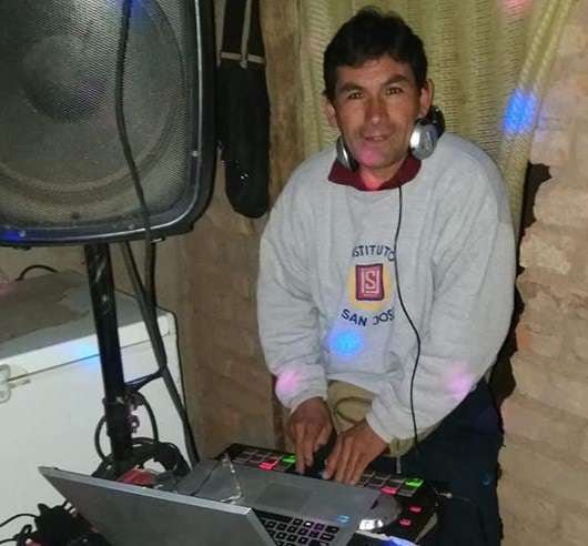 
Tello trabajaba como Dj. 
