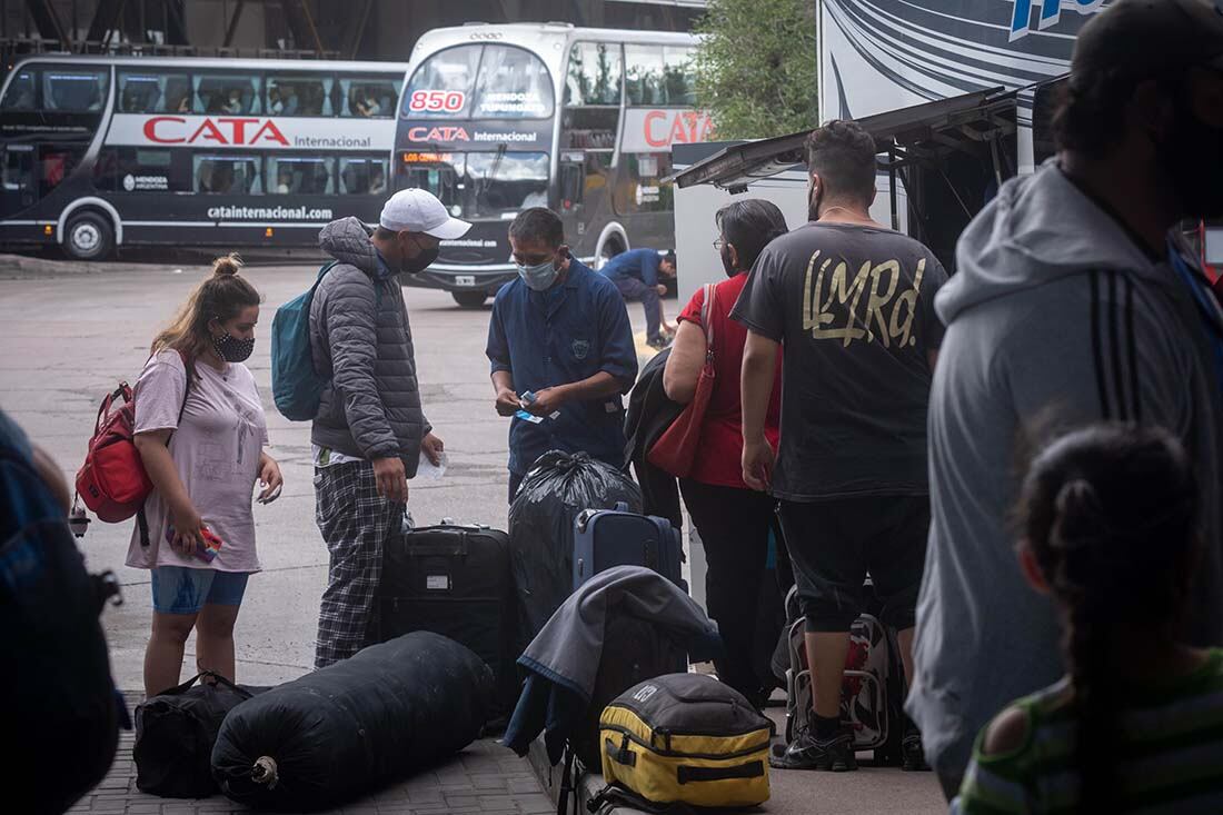 Covid-19
Por el turismo y la mayor circulación de personas prevén un aumento moderado de contagios en la provincia de Mendoza. Foto: Ignacio Blanco