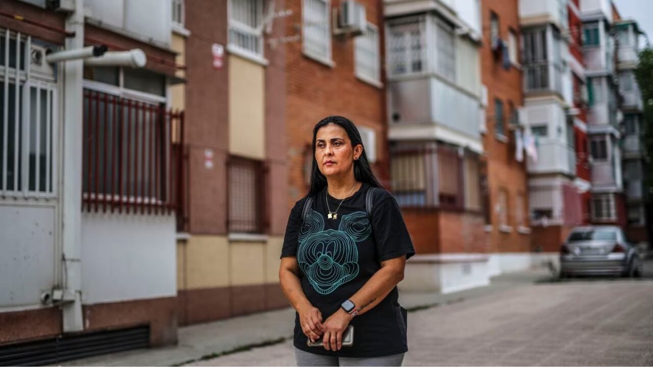 Paula Aparecido, madre de Leo (11), el niño que fue olvidado dentro de un transporte escolar. Foto: Álvaro García / El País