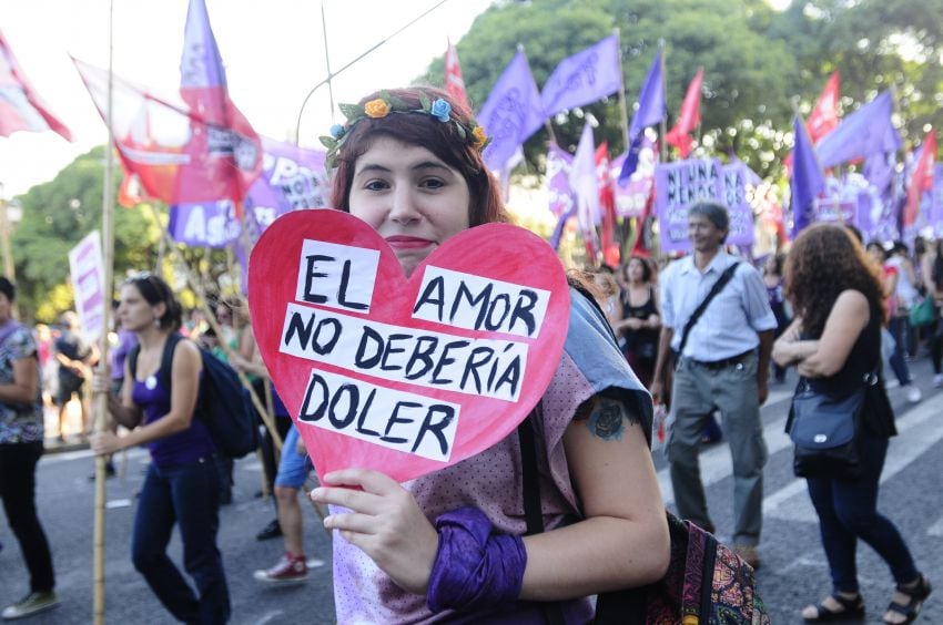 
Otra de las manifestantes.  | Clarín
   