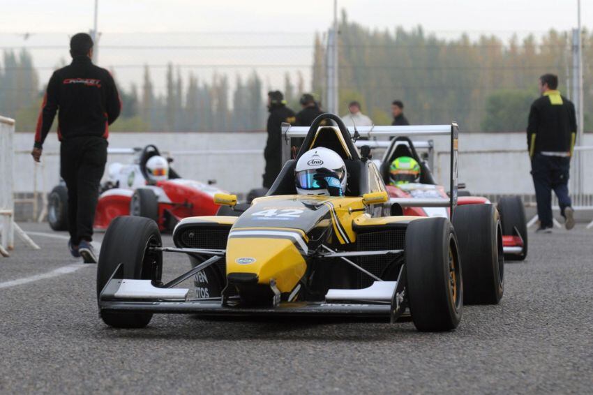 
Julián Módica | Julián Módica no pudo culminar la competencia del domingo para la Fórmula 2.0 Renault en El Villicum.
   