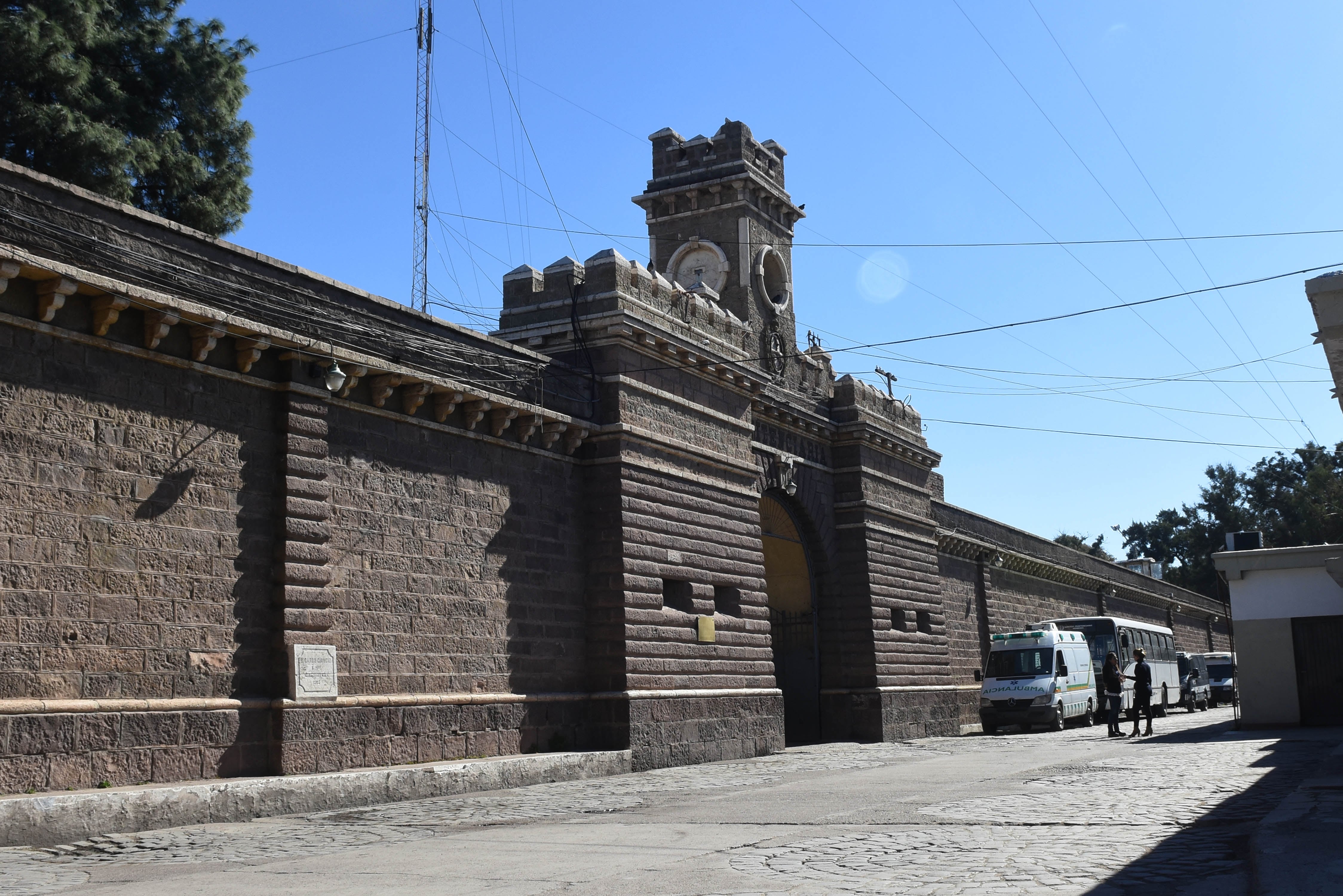 El Ministerio Público Fiscal quiere que se aplique la ley que prohíbe el uso de teléfonos celulares en la cárcel. 