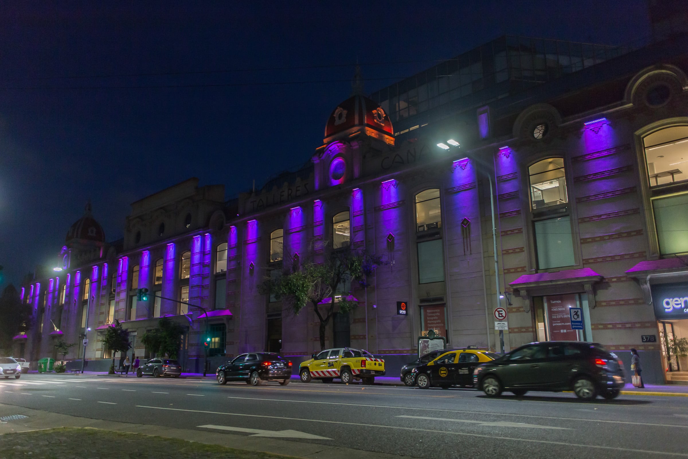 Presentaron la Vendimia en la Ciudad de Buenos Aires y los monumentos embleámticos se tiñeron de malbec.