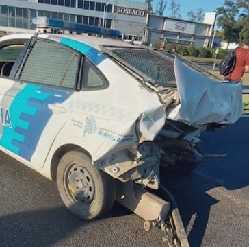 El artista de RKT chocó contra un patrullero.