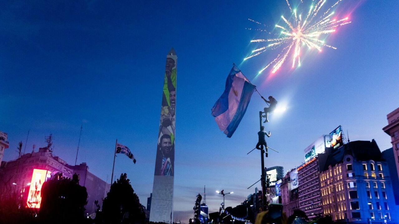 Un argentino fue premiado en el concurso World Press Photo 2023 por sus fotografías del festejo del Mundial.