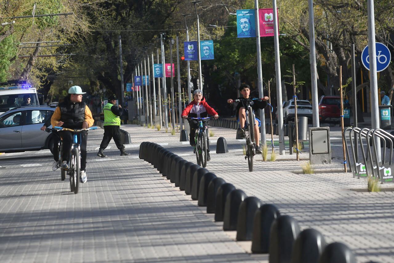 La inauguración del paseo Julio Strassera ubicado en calle Mitre entre Godoy Cruz y Coronel Plaza de Ciudad fue hace 8 meses.
Foto: Los Andes

