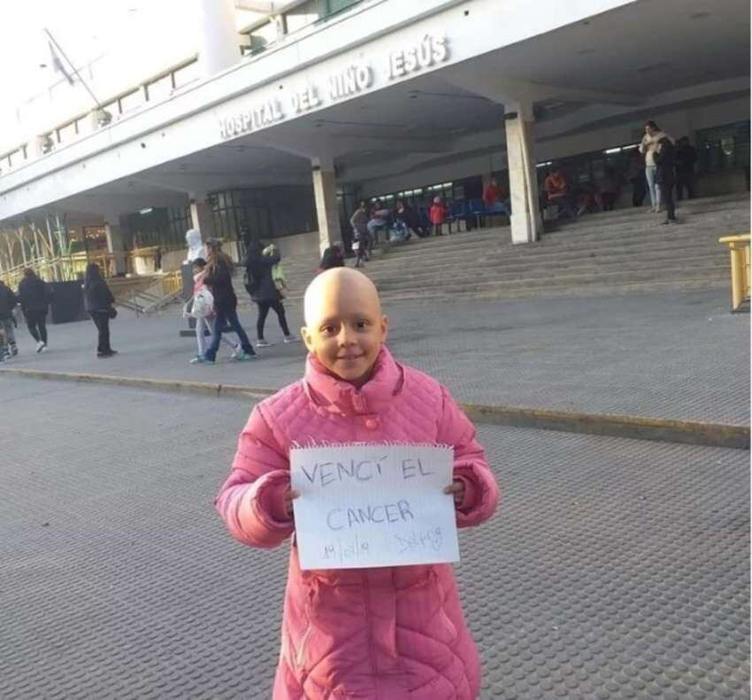 
    Delfina, la niña tucumana que venció un cáncer de estómago. / Gentileza.
   