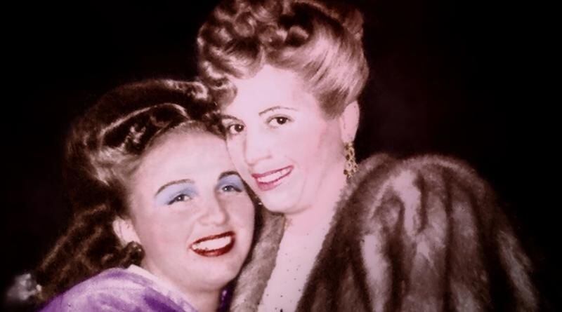 
La Reina posando junto a Eva Perón.  | Gentileza El Cuco Digital
   