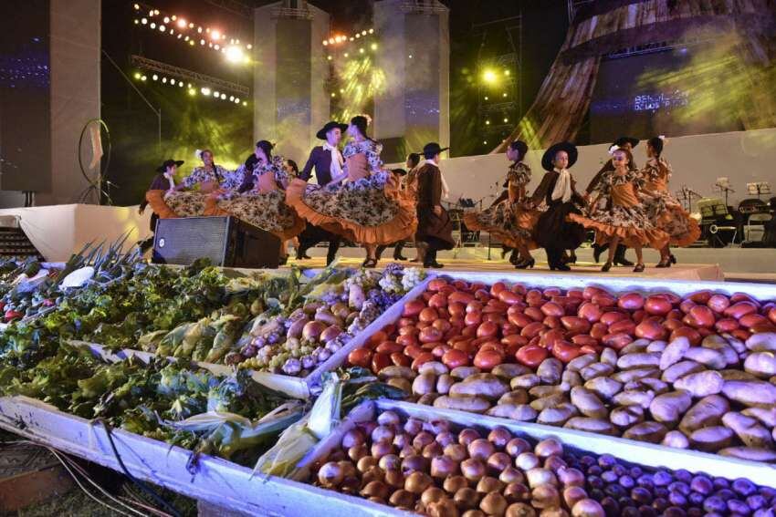 
Bendición de los Frutos. La misma es una celebración muy sentida por el pueblo trabajador. | Archivo / Los Andes
   