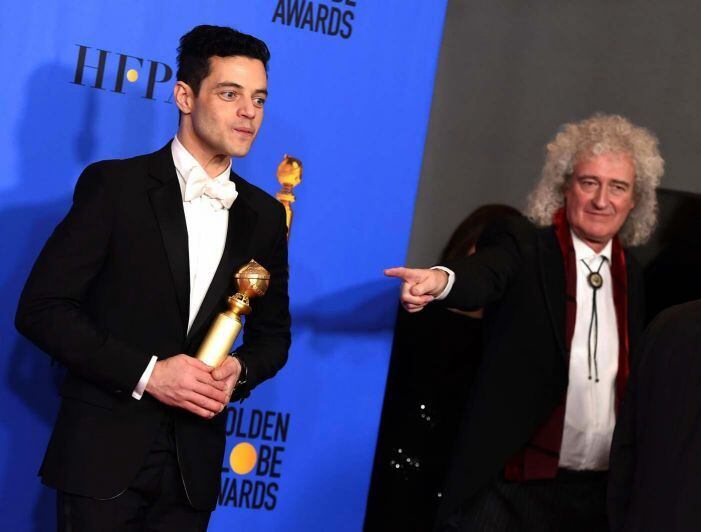 
    Todos los honores. El músico y ex Queen, Brian May, felicitó el triunfo del joven actor Rami Malek por su rol en Bohemian Rhapsody.
   