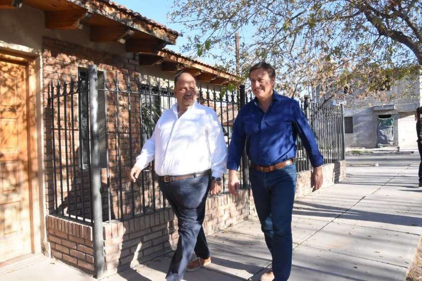 
    De campaña I. Suárez recorrió ayer barrios de Maipú junto al candidato a intendente Néstor Majul
   