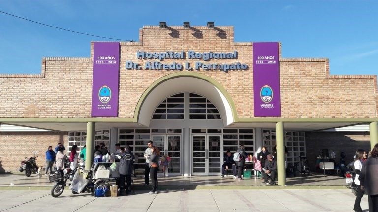 La niña dio a luz hace poco más de una semana en el Hospital Perrupato (San Martín). Pero los abusos tuvieron lugar en Buenos Aires -donde vivían antes-, por lo que la causa será derivada a aquella jurisdicción.