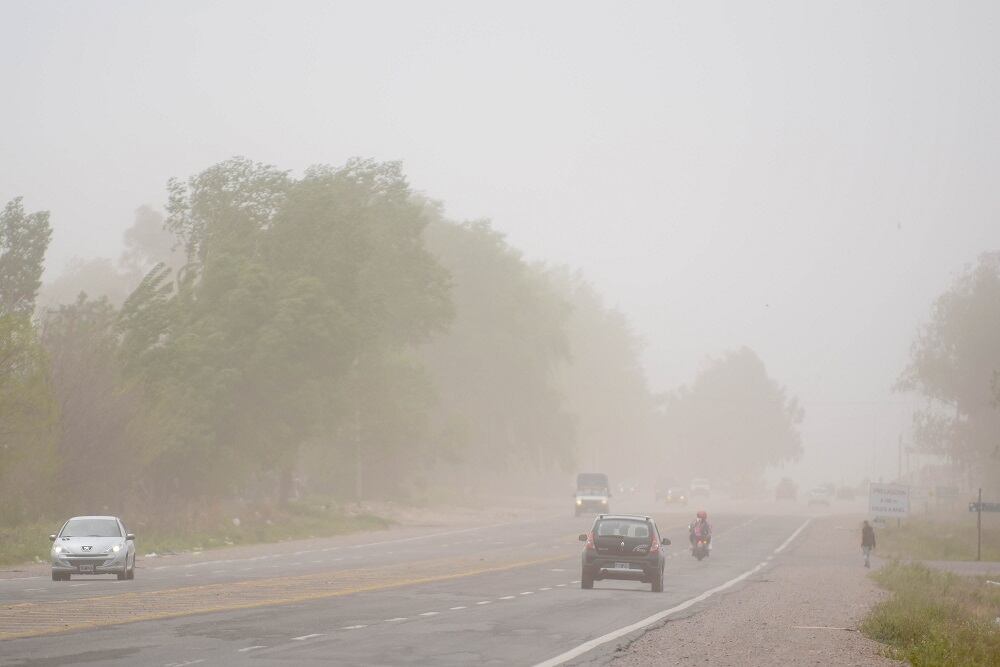 Suspenden las clases para el viernes ante el pronóstico de Zonda “catastrófico”. Foto: Archivo Los Andes